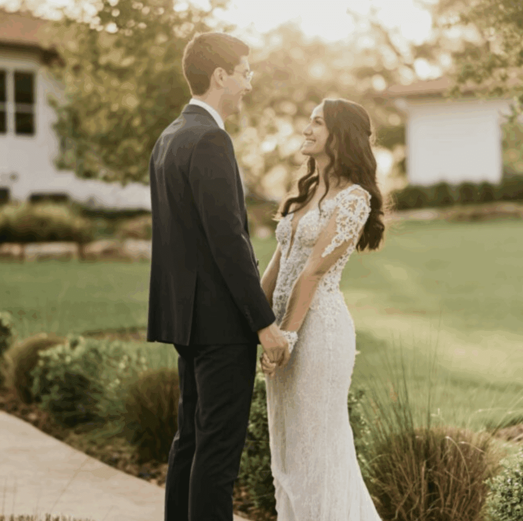 outdoor vs indoor weddings